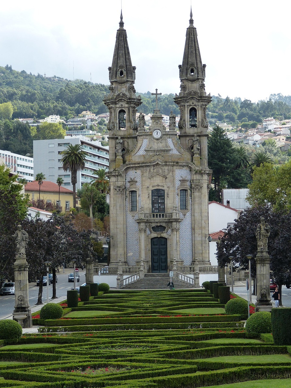 guimaraes-226076_1280